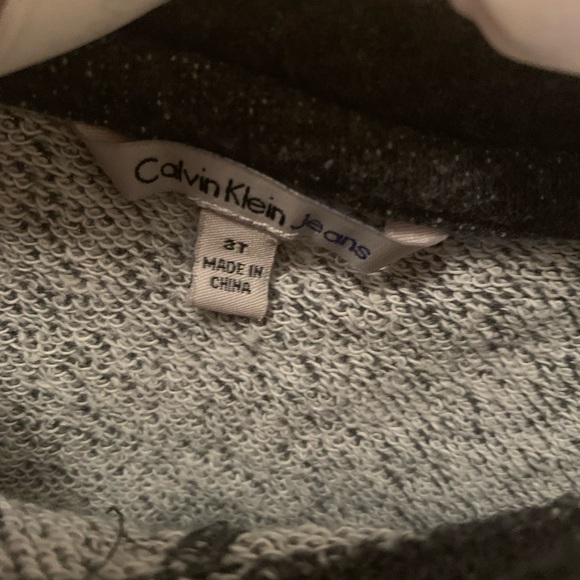 Calvin Klein gray toddler sweater size 3T - Picture 3 of 4